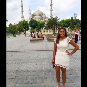 Meet your Posher, Mia