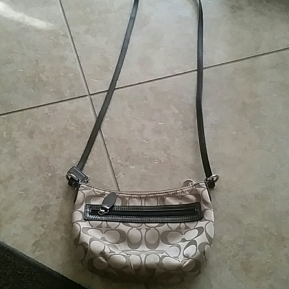 Authentic coach cross body bag - Picture 2 of 2