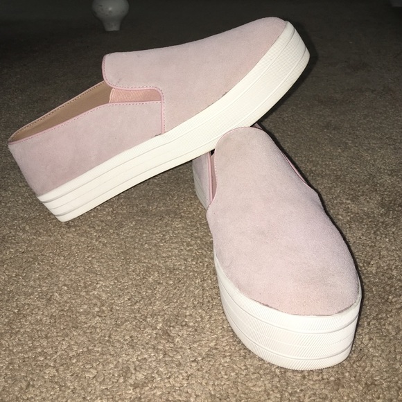 Steve Madden Shoes - Steve Madden flatform slip on sneakers!