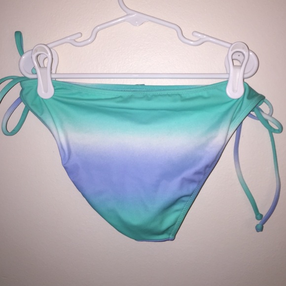 Victoria's Secret bathing suit bottoms - Picture 2 of 2