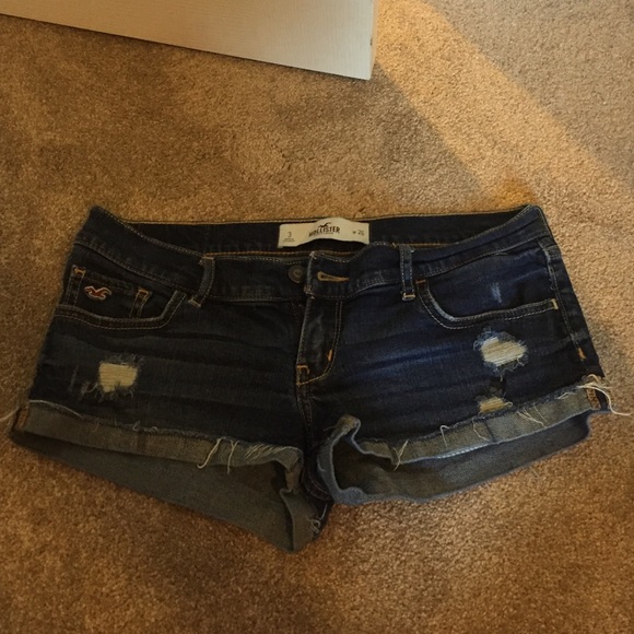 Hollister Pants - Hollister Jean shorts !