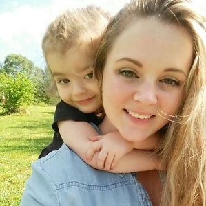 Meet your Posher, Alicia