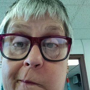 Meet your Posher, Lori