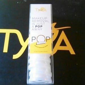 Tyra Beauty Pop it Clean makeup remover wipes