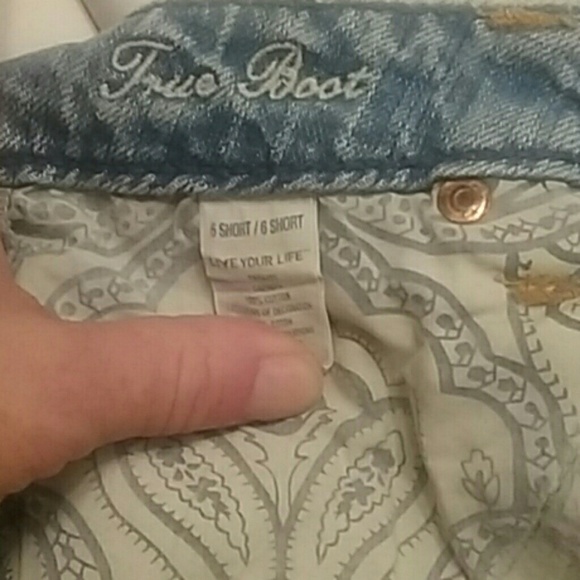 American Eagle trueboot destroyed jeans sz6 - Picture 2 of 2