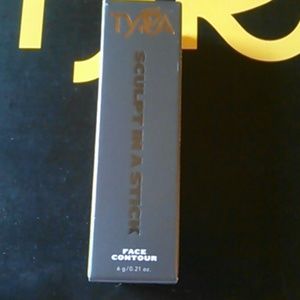 Tyra Beauty Sculpt in a stick Face Contour