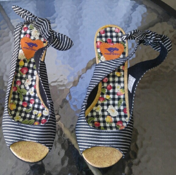 Rocket Dog Navy Blue striped wedges