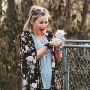 Meet your Posher, Amy