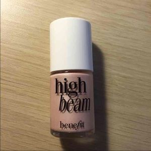 SOLD‼️ Benefit High Beam