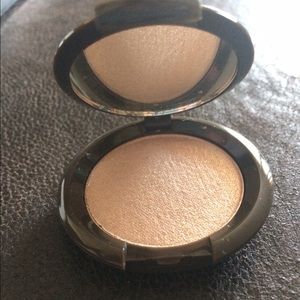 Becca deluxe sized pressed Opal highlighter