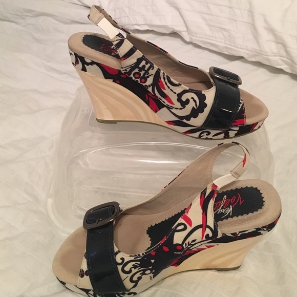 Floral print wedge sandals