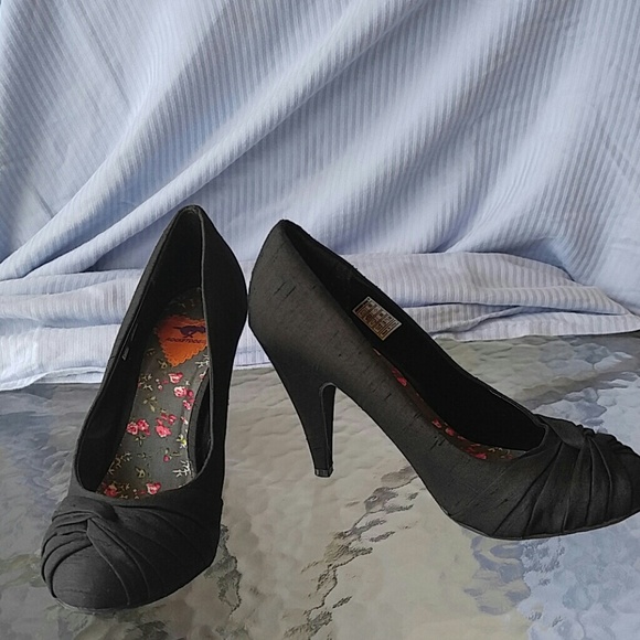 Rocket Dog black fabric heels