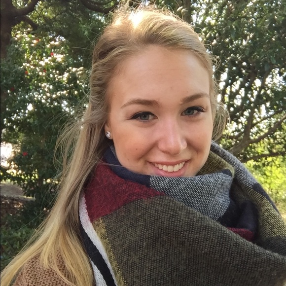 Meet your Posher, Rachael - Picture 2 of 3