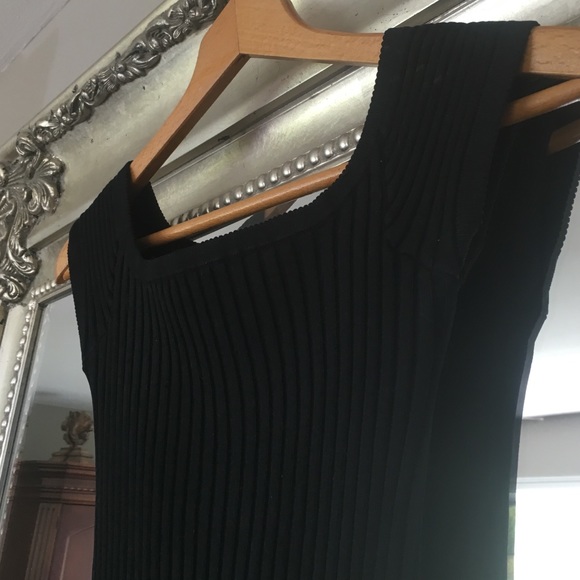 Top - Picture 2 of 4