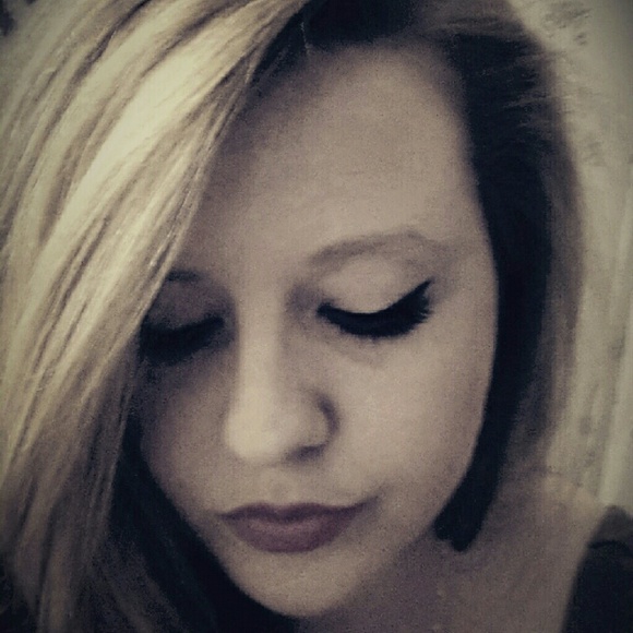 Meet your Posher, Sarah - Picture 1 of 1