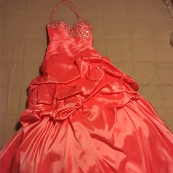 Exquisite Prom Dress - Picture 1 of 3