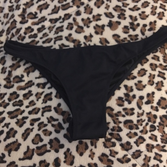 VS Itsy Bikini Bottom