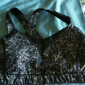 Lululemon sports bra