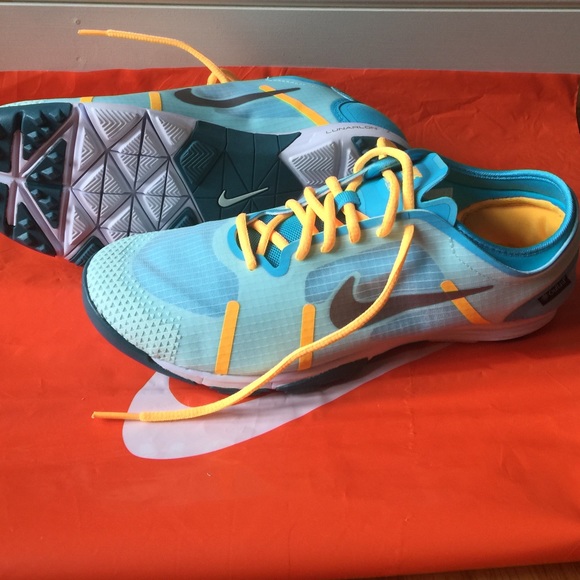 Nike
Womens Lunar Element Training Sneakers
