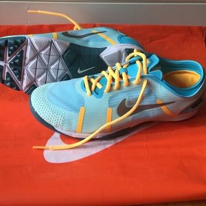 Nike
Womens Lunar Element Training Sneakers