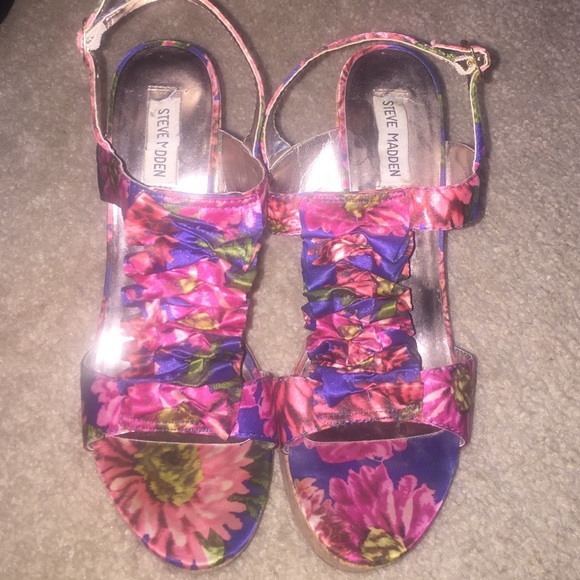Floral wedges