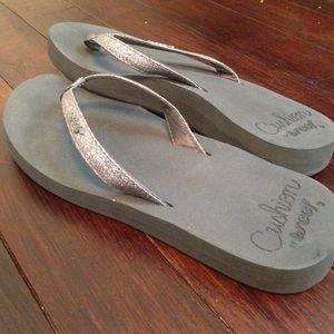 1-1.5" cushion reef flip flops