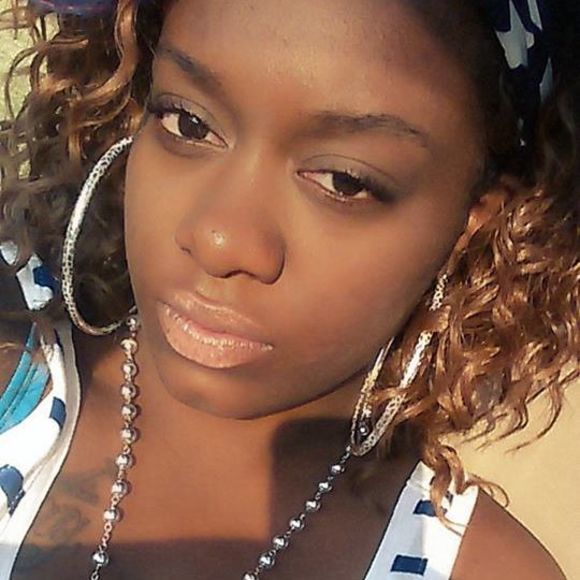 Meet your Posher, Nadeje - Picture 1 of 1