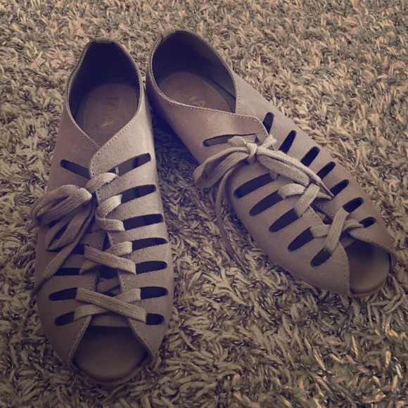Tie up flats