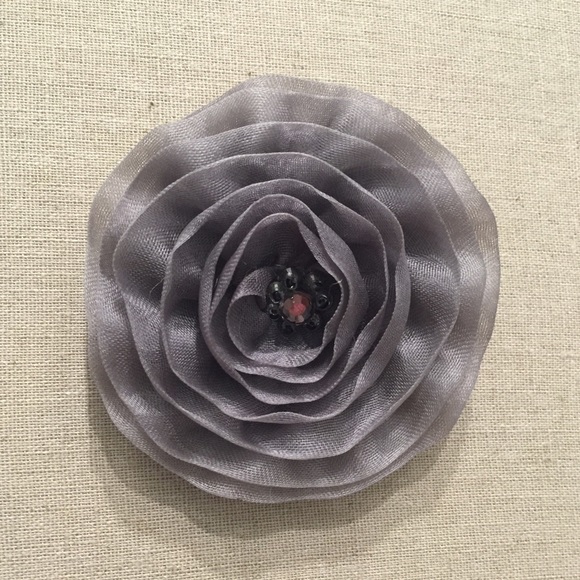 Sasha Flower Brooch - Picture 1 of 3