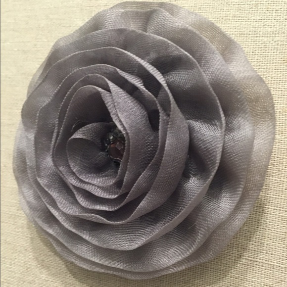 Sasha Flower Brooch - Picture 2 of 3