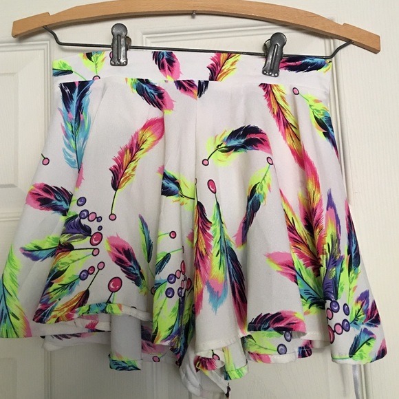 LF Neon feather flowy shorts