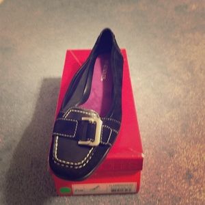 Aerosols Suede and patent flats