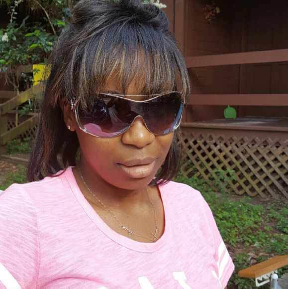 Meet your Posher, Ginell