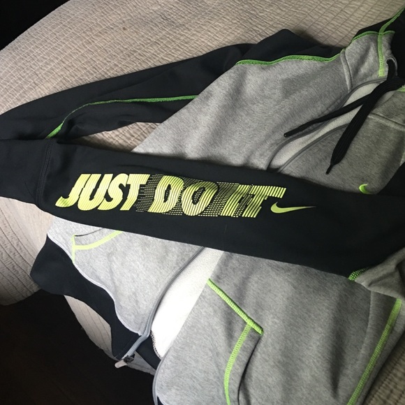 Nike zip up - Picture 2 of 3