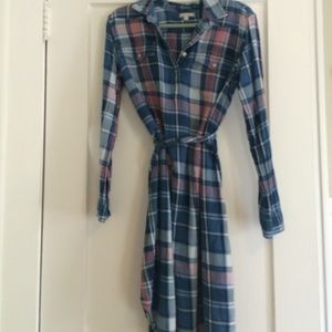 Gap Maternity flannel shirt dress. Sz L