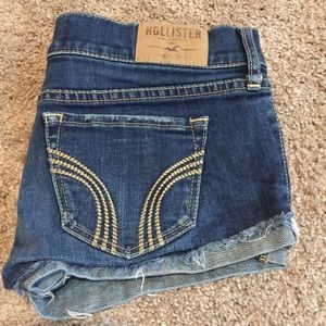 ❌❌basic hollister shorts❌❌