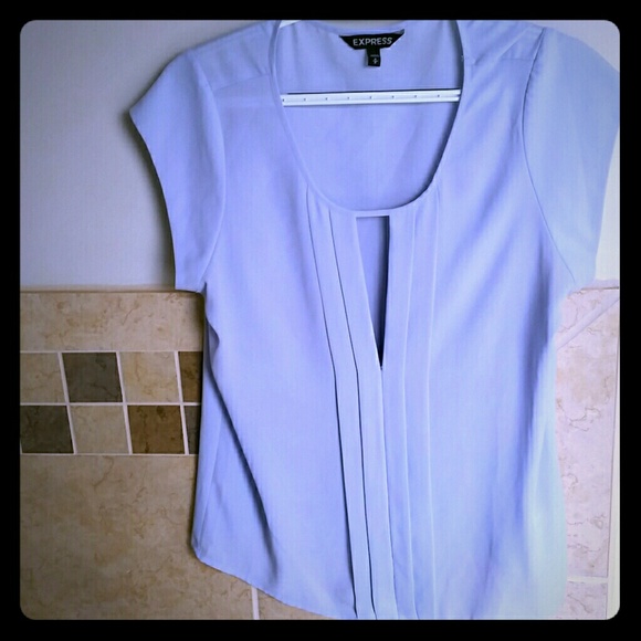 Express top, light blue, flow with keyhole chest