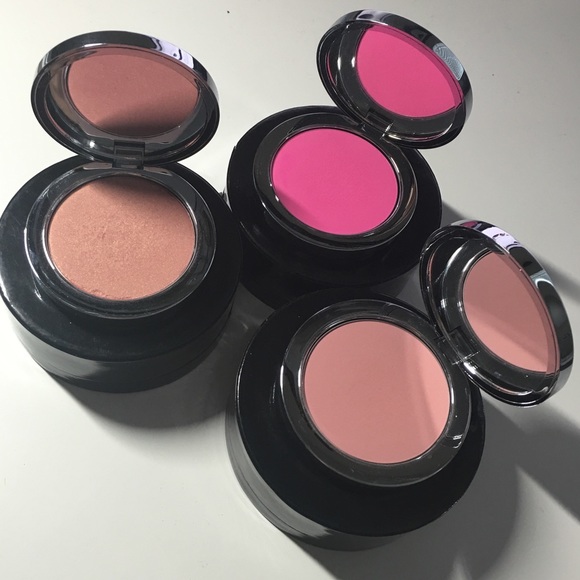 ROCK & REPUBLIC Contrived Pressed Blush Bundle