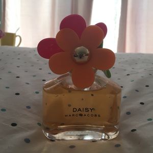 Daisy perfume by Marc Jacobs