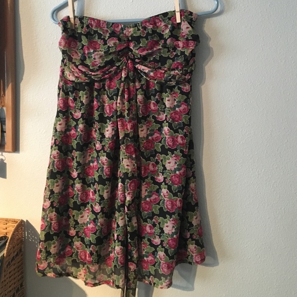 Flower strapless minidress
