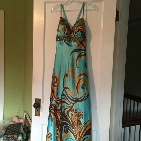 Strabby blue dress