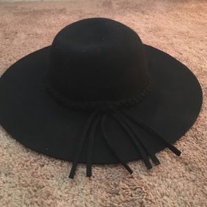 Black floppy hat