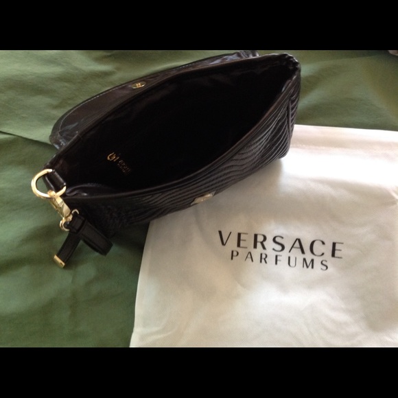 🎉VERSACE COSMETIC BAG💋 - Picture 4 of 4