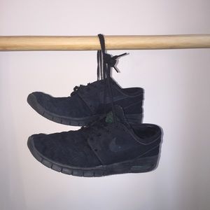 Black on Black Nike SB Janoski Max size 11