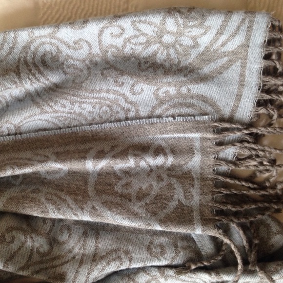 Scarves! - Picture 2 of 2