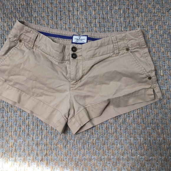 Khaki American eagle shorts