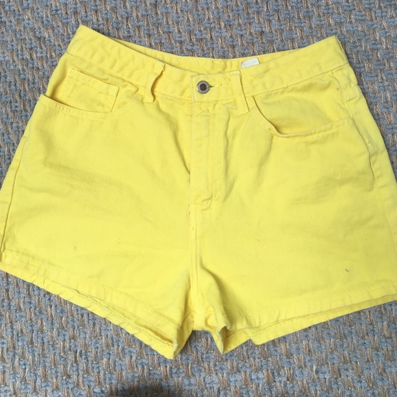 Yellow high waist shorts. Vintage Great for summer