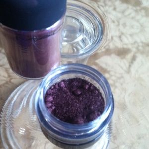 MAC "HERITAGE ROUGE" PIGMENT SAMPLE