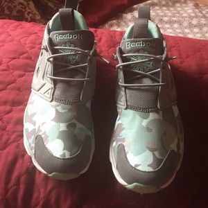 Woman training shoes