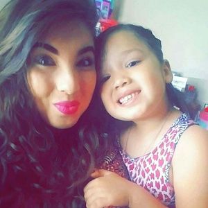 Meet your Posher, Roxana